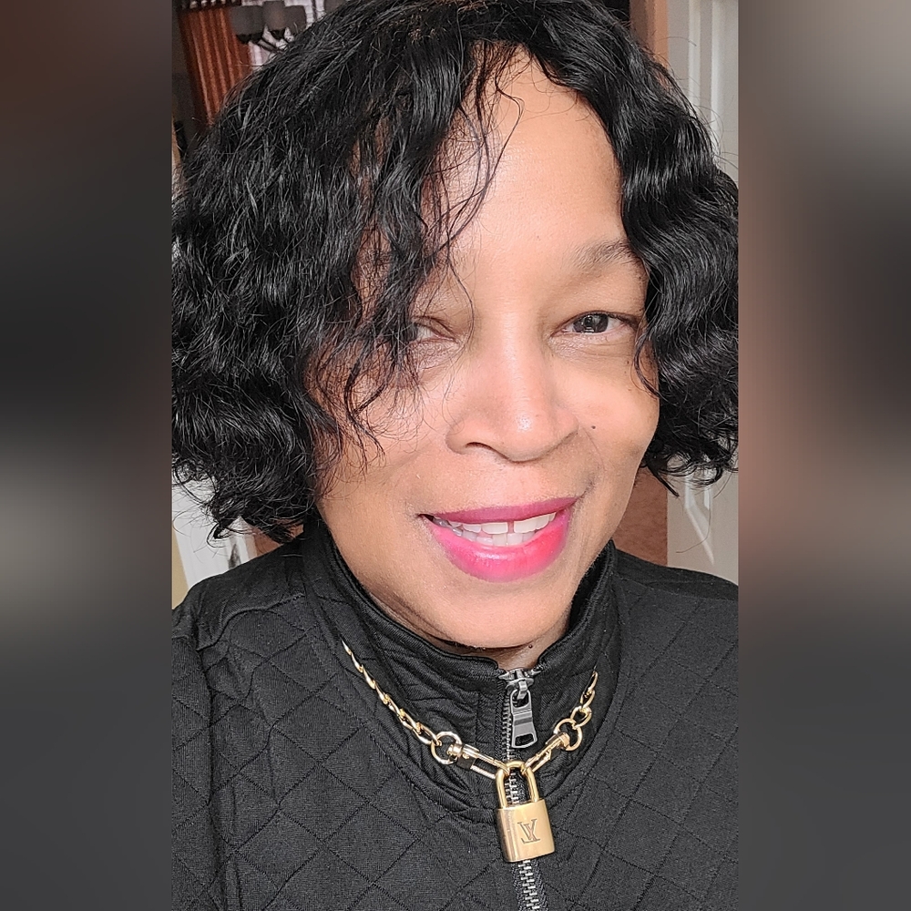 Meet your Posher, Cee Cee